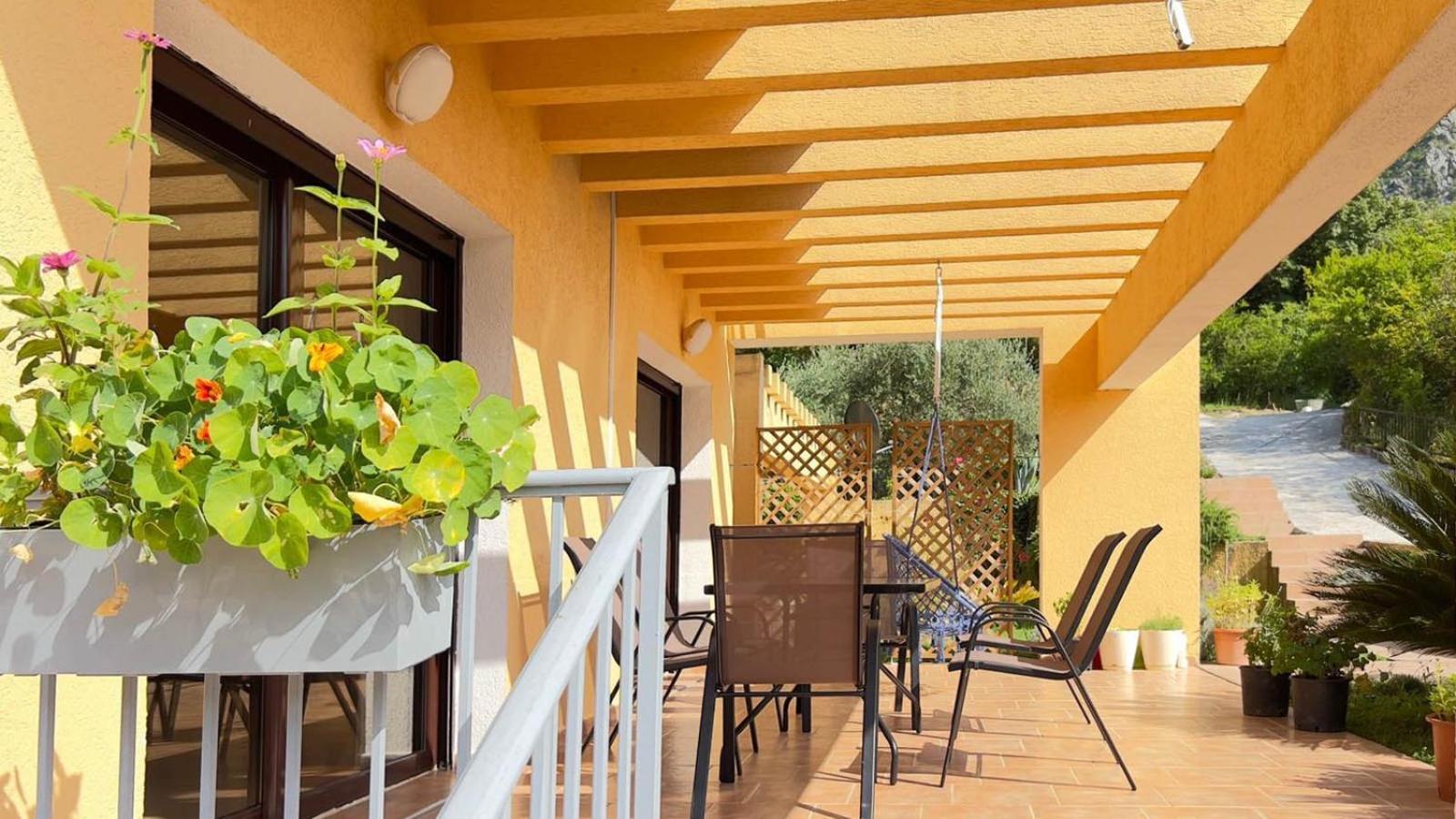 Villa Risan Apartments ภายนอก รูปภาพ