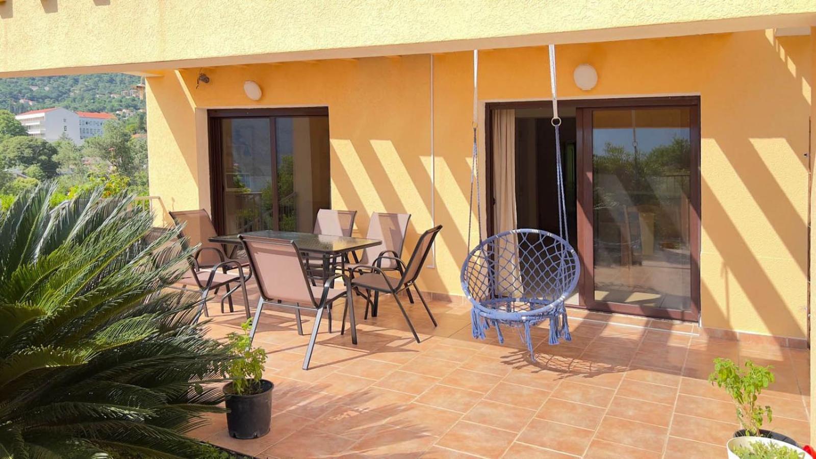 Villa Risan Apartments ภายนอก รูปภาพ