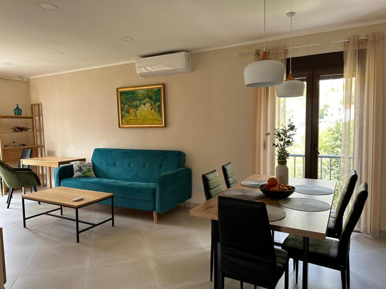 Villa Risan Apartments ภายนอก รูปภาพ